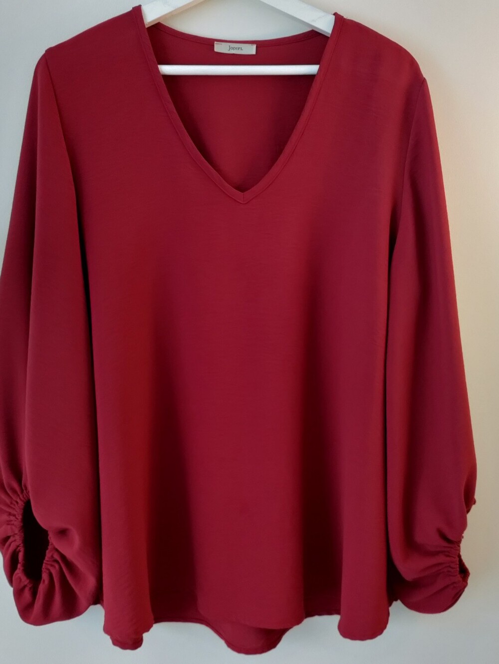 JODIFL Red V-Neck Blouse Size L - Picture 8 of 11